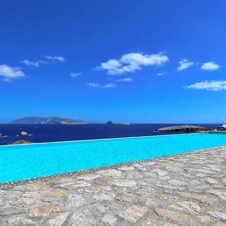 Folegandros Beachfront * Karavosztászisz