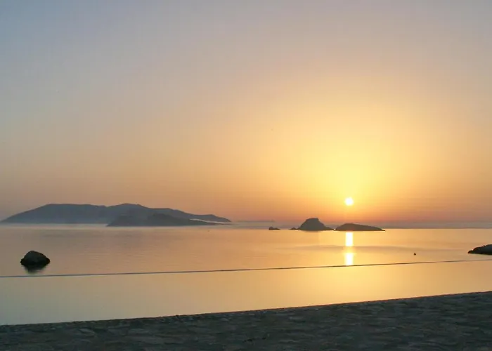 Folegandros Beachfront Apartman *