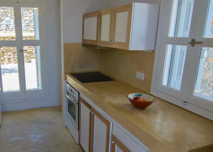 Folegandros Beachfront Karavosztászisz