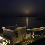 Folegandros Beachfront *