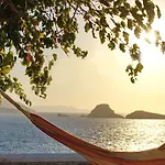 Folegandros Beachfront * Karavostasis (Folegandros)