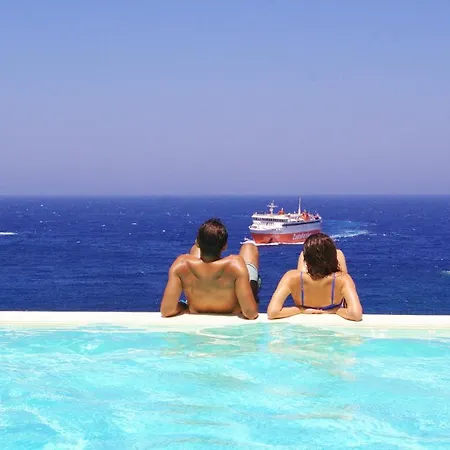 Folegandros Beachfront Karavostasis (Folegandros)