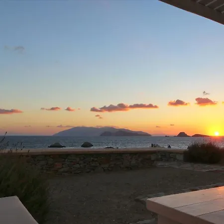 Folegandros Beachfront Apartment