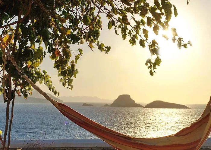 Folegandros Beachfront * كارافوستاسيس