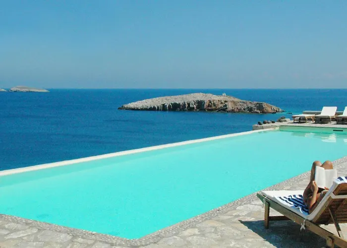 Folegandros Beachfront * Karavostasis (Folegandros)