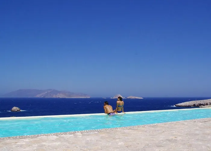 Folegandros Beachfront Karavostasis (Folegandros)